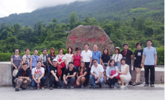 第九届华博会暨第二届长博会境外嘉宾一行考察恩施大峡谷